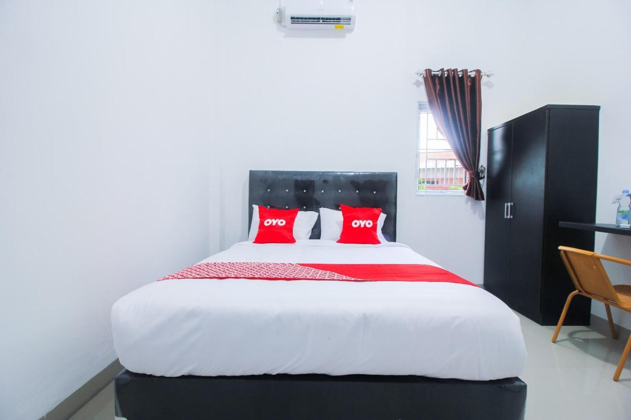 Oyo 1653 Fajar Residence Pekanbaru Kültér fotó