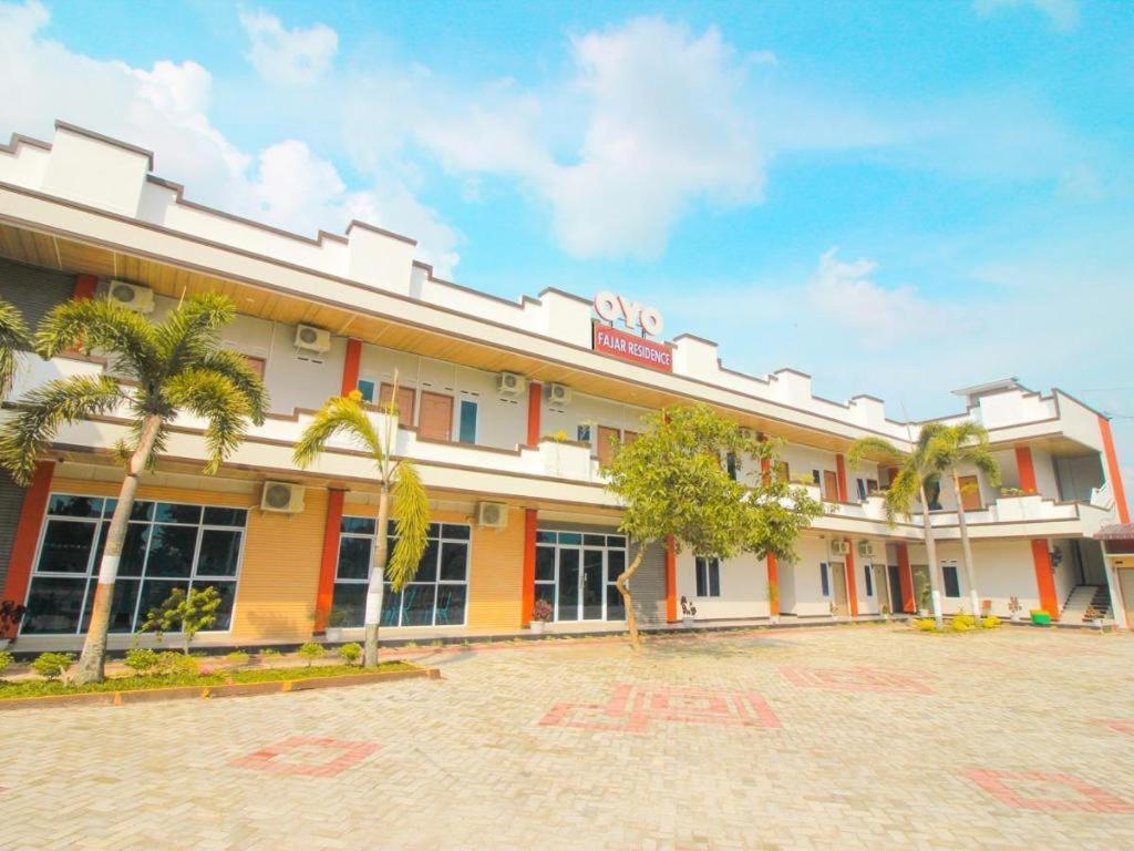Oyo 1653 Fajar Residence Pekanbaru Kültér fotó