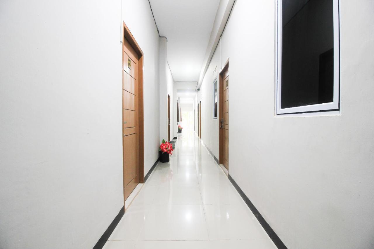 Oyo 1653 Fajar Residence Pekanbaru Kültér fotó