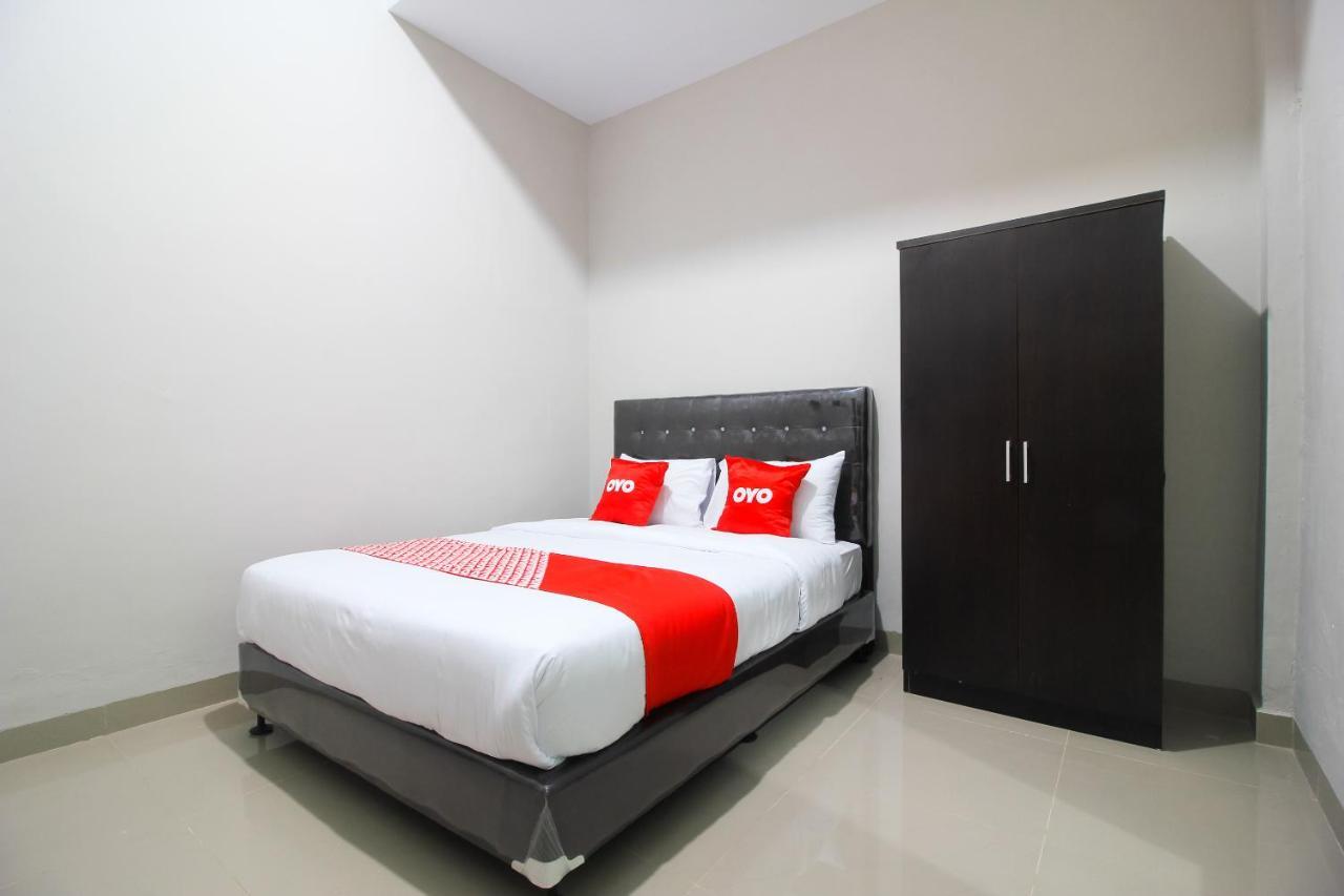 Oyo 1653 Fajar Residence Pekanbaru Kültér fotó